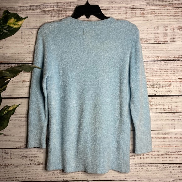 Was💲19! Junction West SUPER soft 3/4 sleeve light blue V-neck sweater Medium - Picture 4 of 14